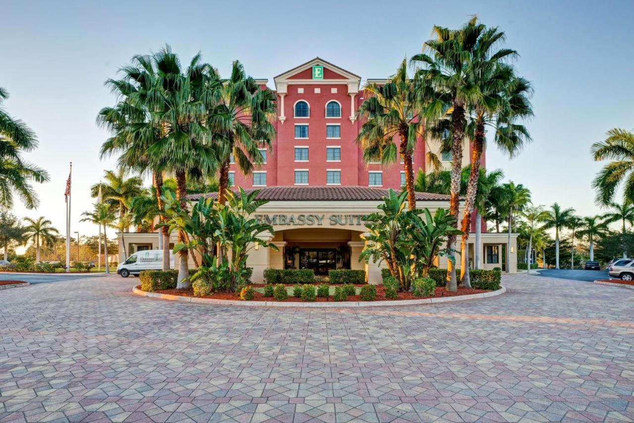 Embassy Suites Fort Myers - Estero Exterior photo