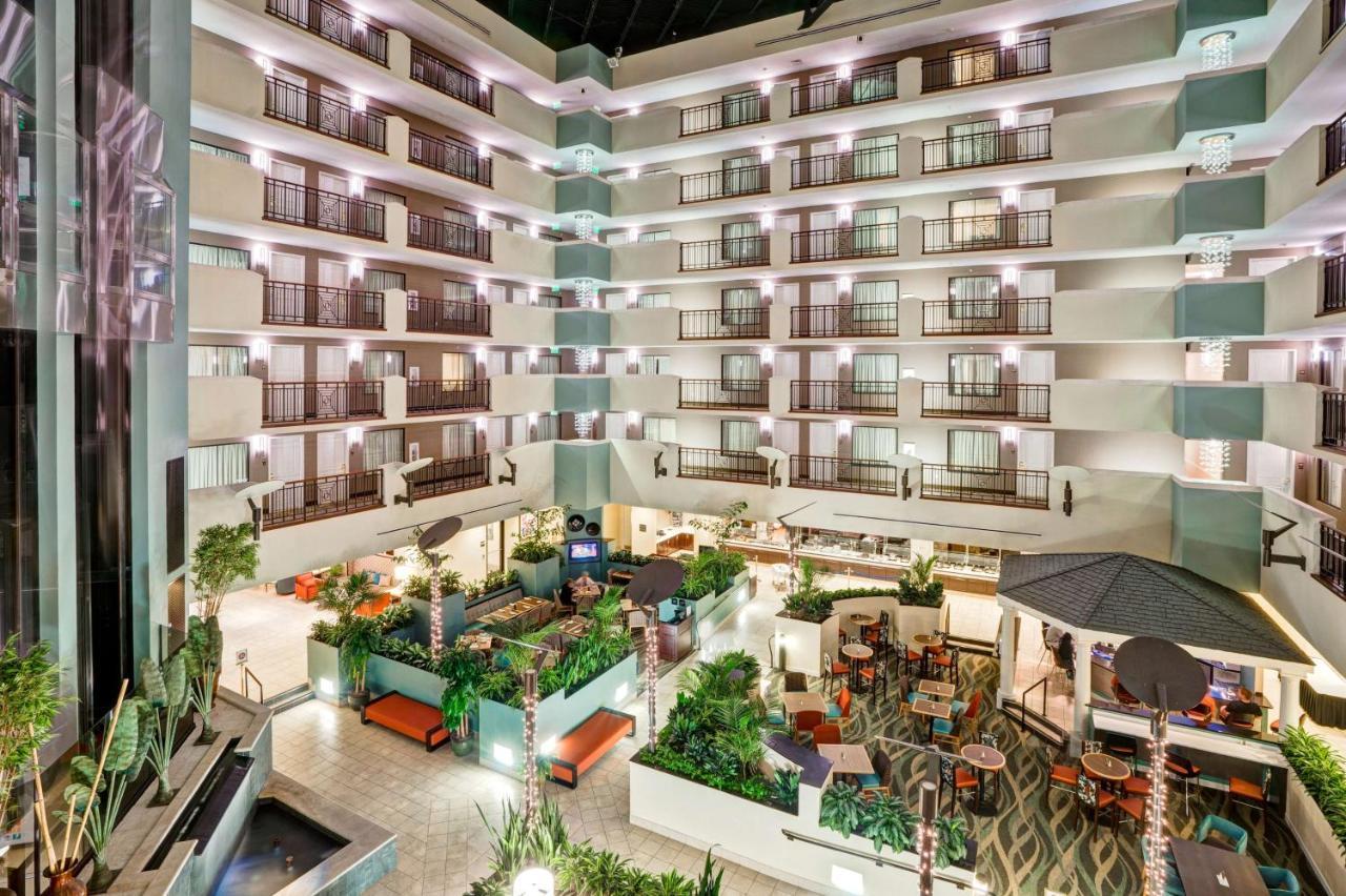 Embassy Suites Fort Myers - Estero Exterior photo