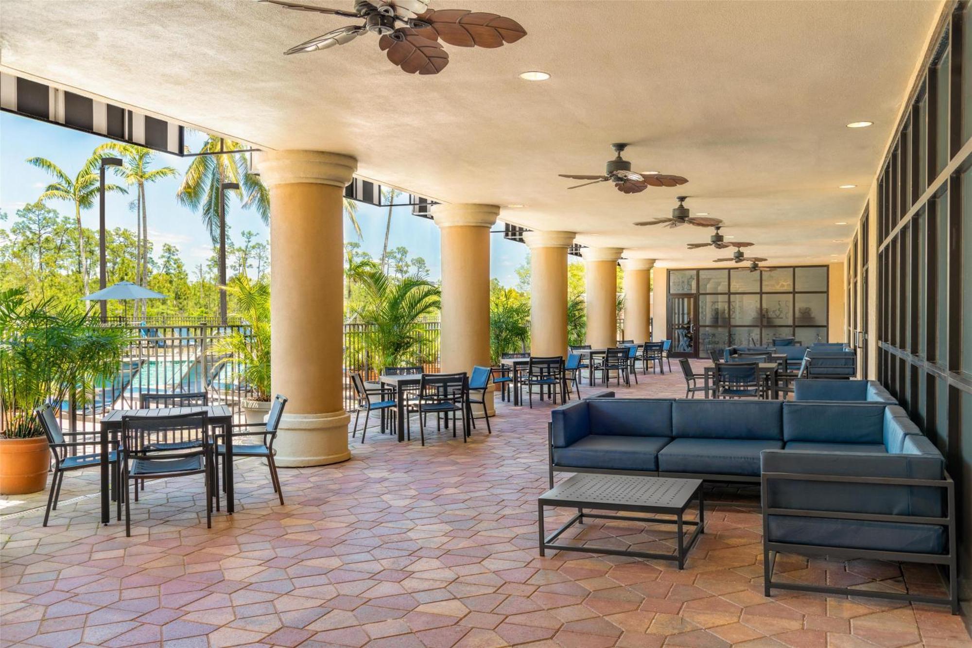 Embassy Suites Fort Myers - Estero Exterior photo